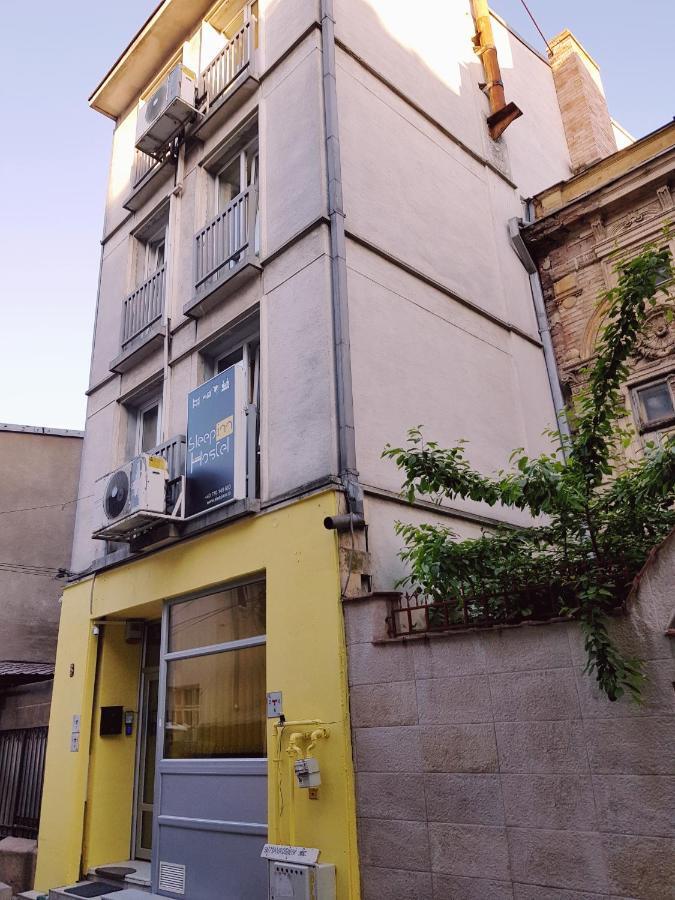 Sleep Inn Hostel Bucarest Esterno foto